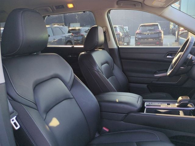 2024 Nissan Pathfinder SL FWD