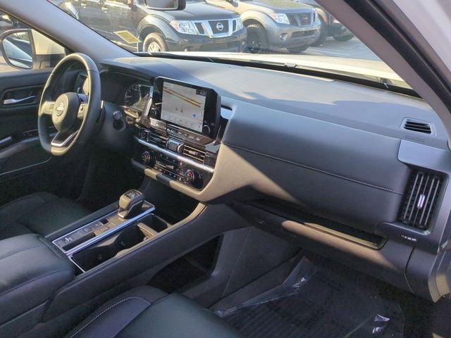 2024 Nissan Pathfinder SL FWD