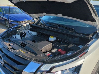 2024 Nissan Pathfinder SL FWD