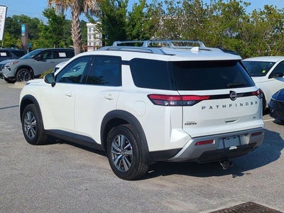 2024 Nissan Pathfinder SL FWD