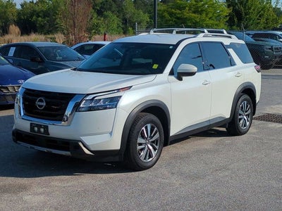 2024 Nissan Pathfinder SL FWD