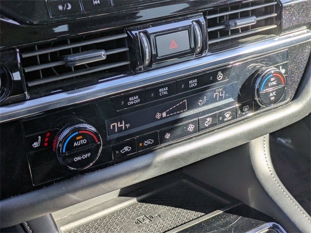 2023 Nissan Pathfinder SL FWD