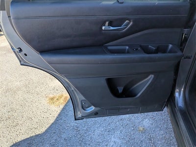 2023 Nissan Pathfinder SL FWD