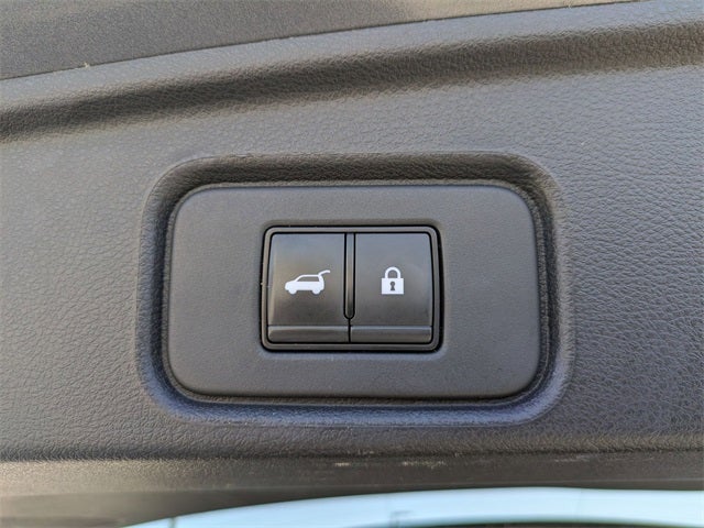 2023 Nissan Pathfinder SL FWD