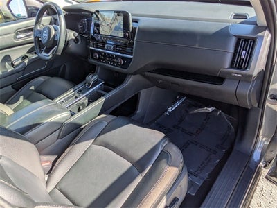 2023 Nissan Pathfinder SL FWD