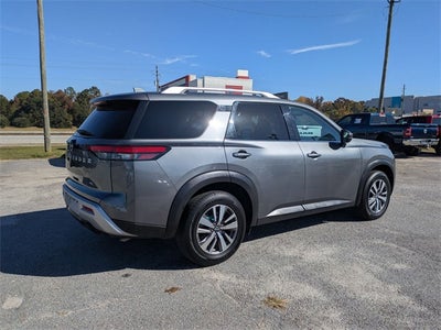 2023 Nissan Pathfinder SL FWD