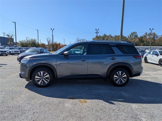2023 Nissan Pathfinder SL FWD