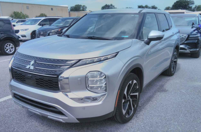 2024 Mitsubishi Outlander Base