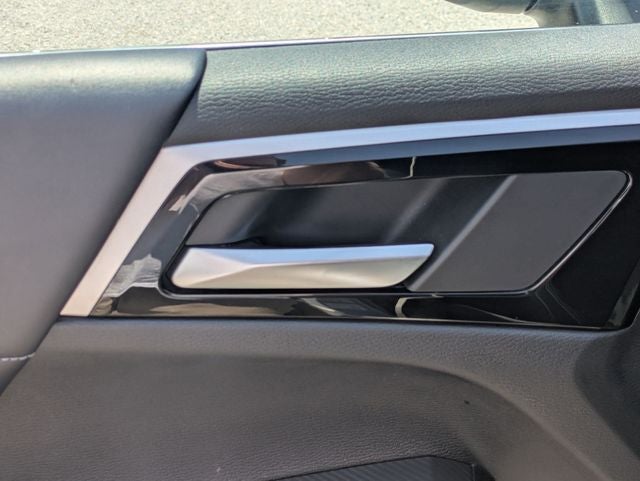 2024 Mitsubishi Outlander Base