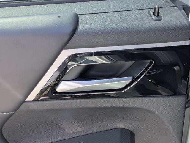 2024 Mitsubishi Outlander Base