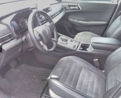 2024 Mitsubishi Outlander Base