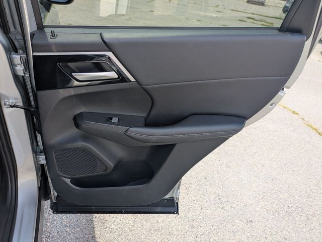 2024 Mitsubishi Outlander Base
