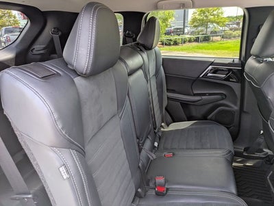 2024 Mitsubishi Outlander Base