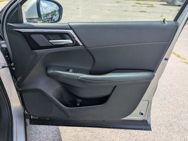 2024 Mitsubishi Outlander Base