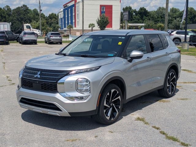 2024 Mitsubishi Outlander Base