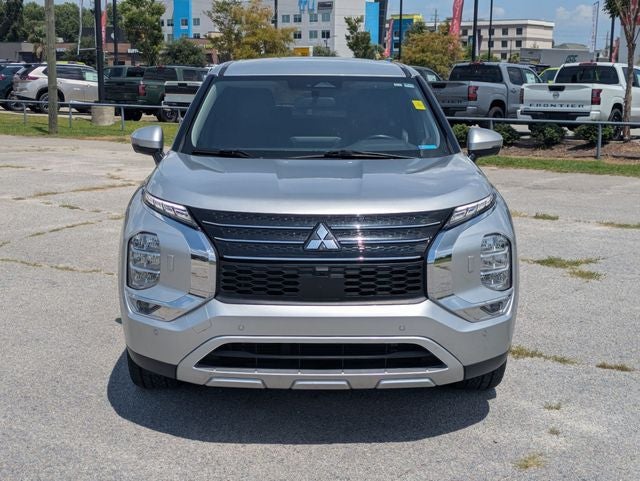 2024 Mitsubishi Outlander Base