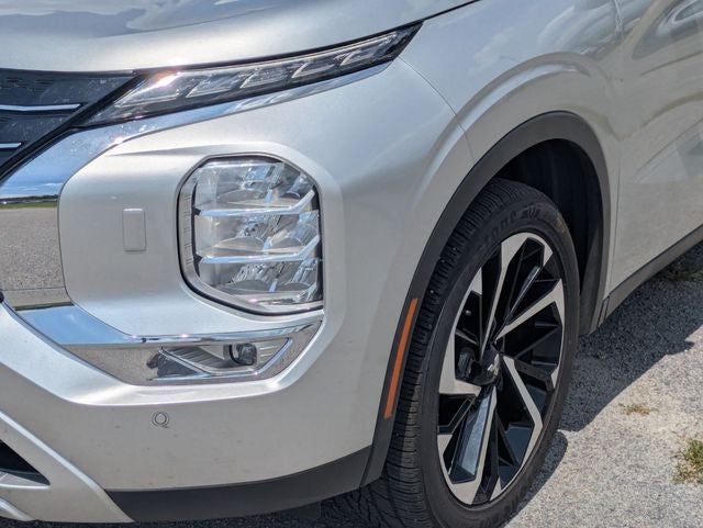 2024 Mitsubishi Outlander Base