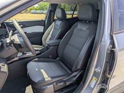 2025 Chevrolet Trax FWD LT