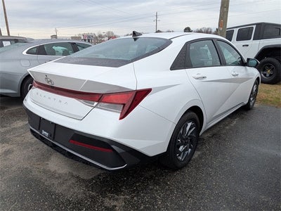 2024 Hyundai Elantra SEL