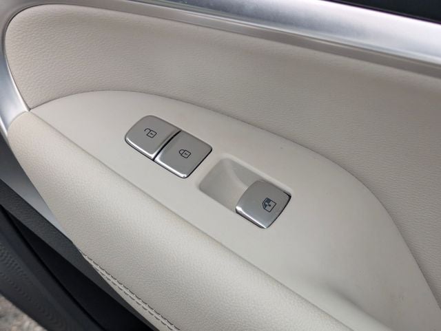 2025 Genesis G70 2.5T RWD