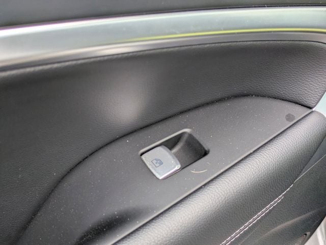 2025 Genesis G70 2.5T RWD