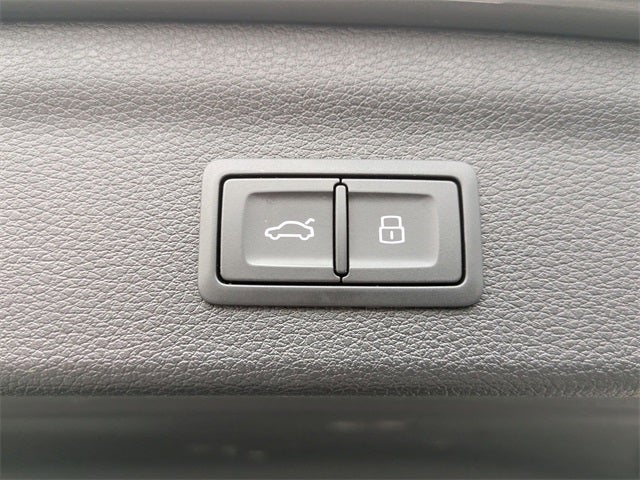 2024 Audi Q3 Premium 45 TFSI S line quattro Tiptronic