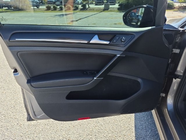 2016 Volkswagen Golf R 4-Door