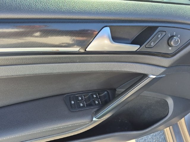 2016 Volkswagen Golf R 4-Door