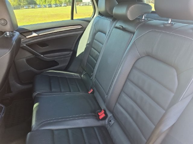 2016 Volkswagen Golf R 4-Door