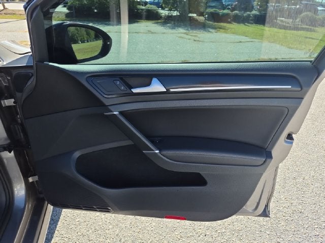 2016 Volkswagen Golf R 4-Door