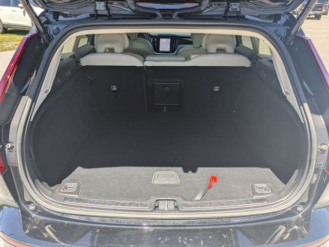 2023 Volvo V60 Cross Country B5 Plus