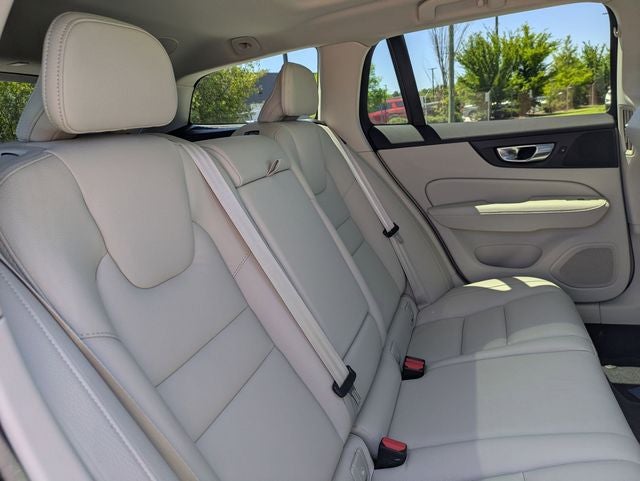 2023 Volvo V60 Cross Country B5 Plus