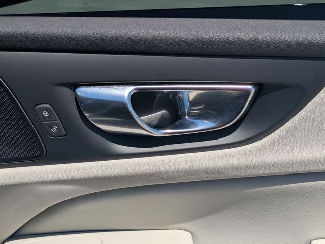 2023 Volvo V60 Cross Country B5 Plus