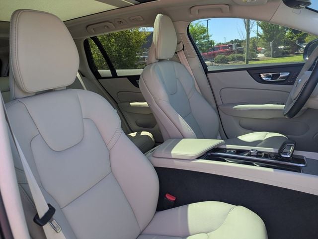 2023 Volvo V60 Cross Country B5 Plus